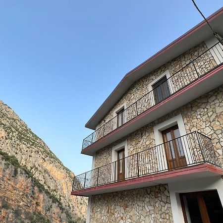 Bed and Breakfast L'Oasi Del Raganello Чивита Экстерьер фото