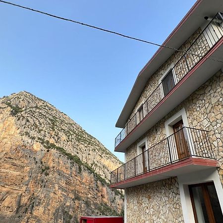 Bed and Breakfast L'Oasi Del Raganello Чивита Экстерьер фото