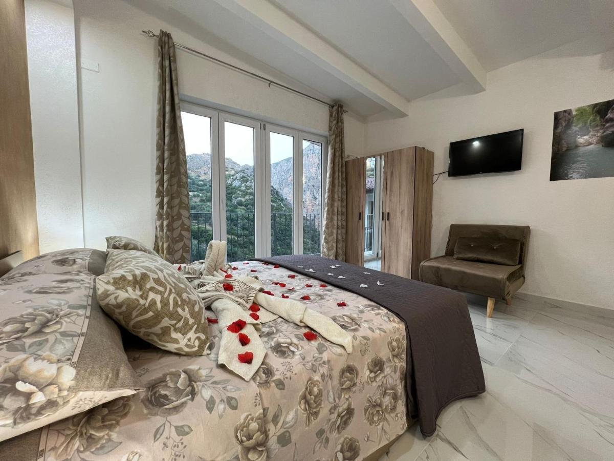 Bed and Breakfast L'Oasi Del Raganello Чивита Экстерьер фото